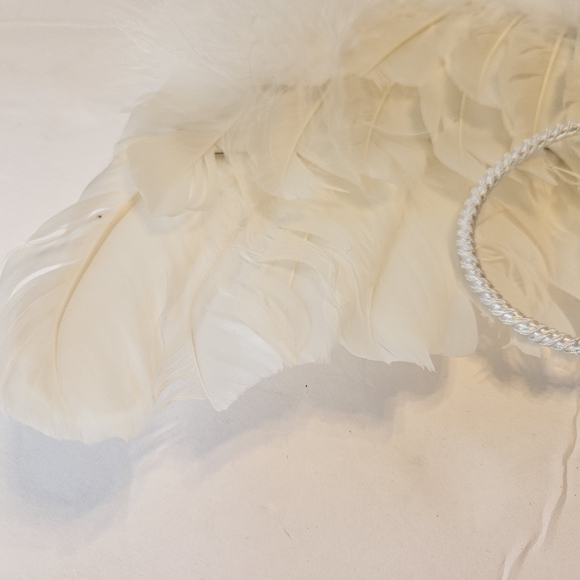 White feather wings - Picture 8 of 8